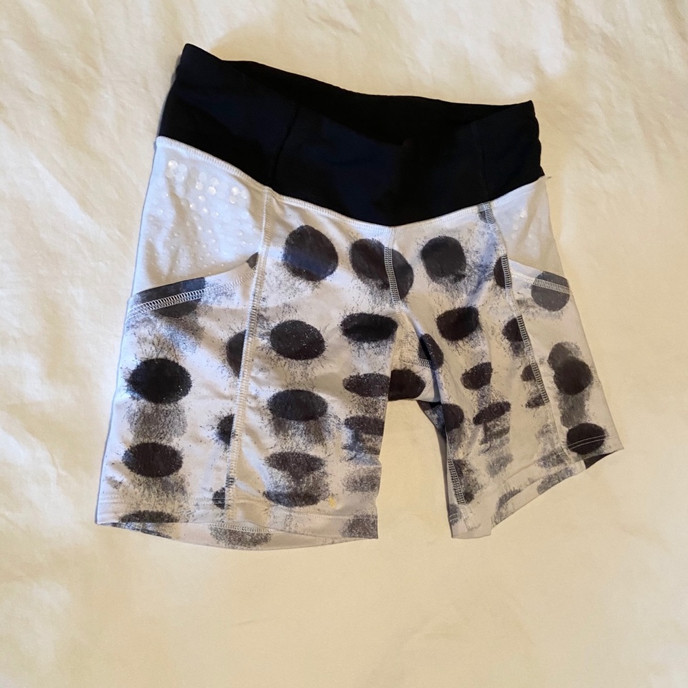 Lulu 4 shorts black white polka dots